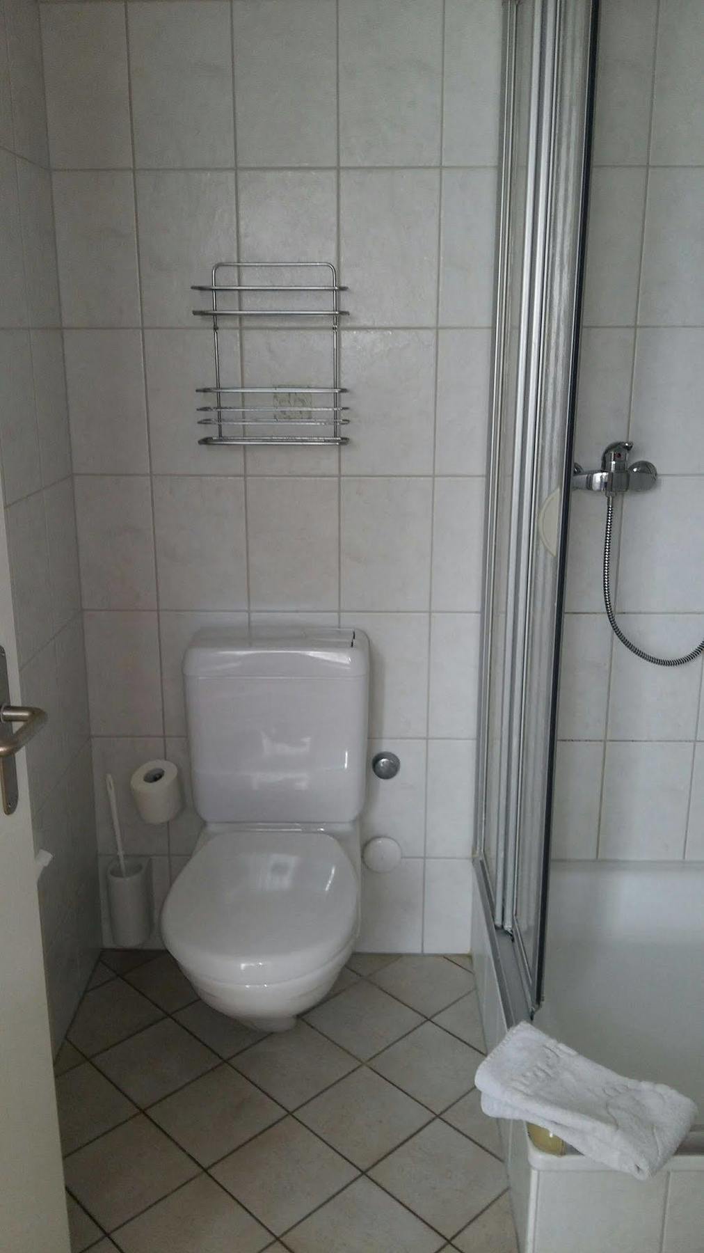 Gasthof Loewen Bassersdorf Ngoại thất bức ảnh